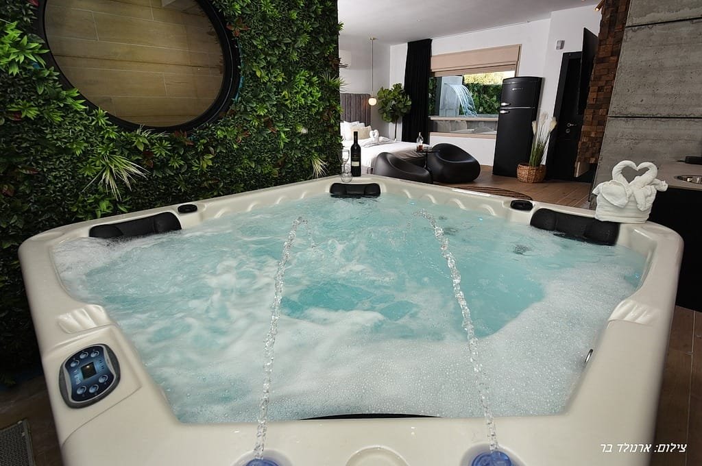 מיכאלה 3 מיכאלה 3