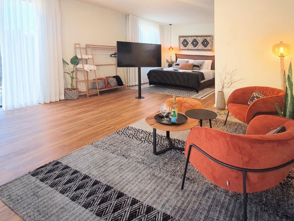 סוויטה עם בריכת זרמים