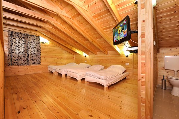 בקתות עם גלריה בקתות עם גלריה