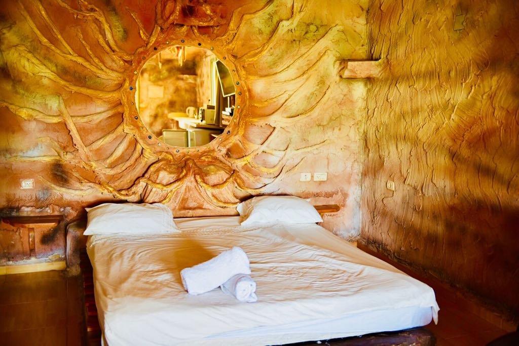 חדרים במתחם