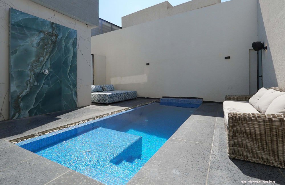 סוויטת אריאה סינמה