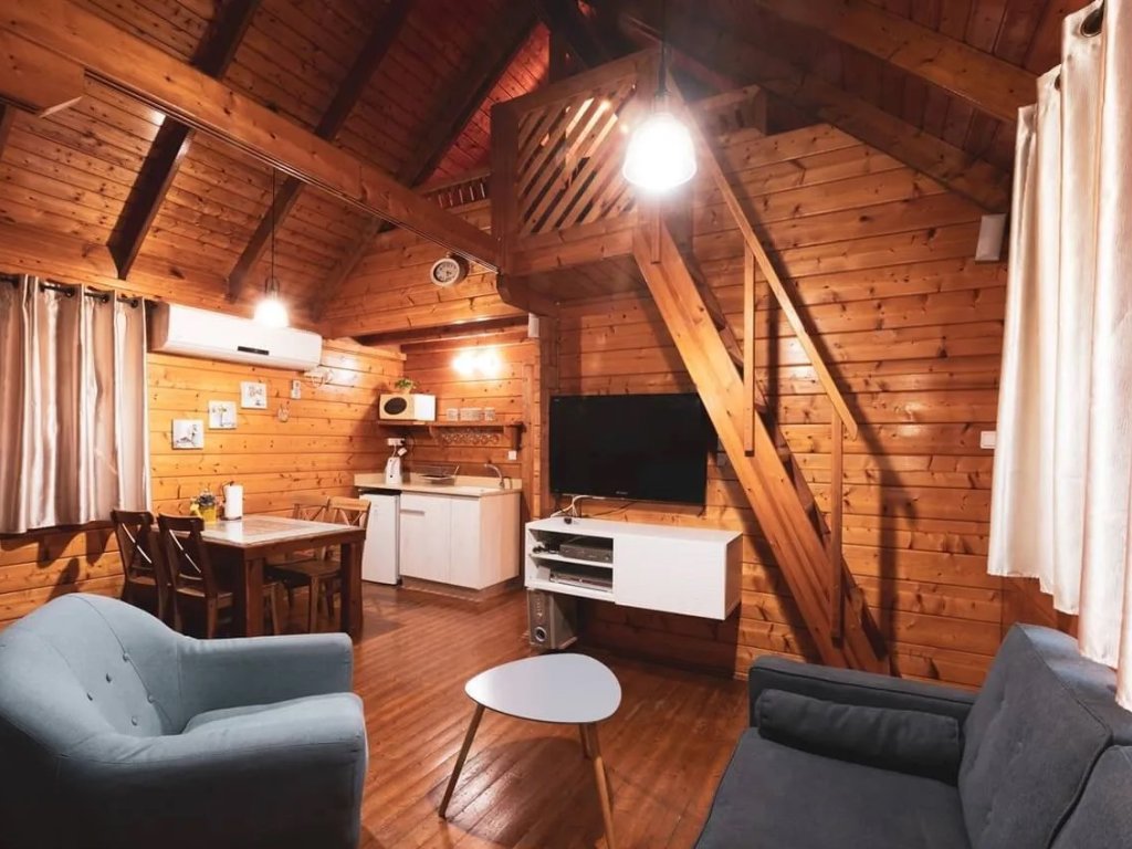 בקתות עם גלריה בקתות עם גלריה