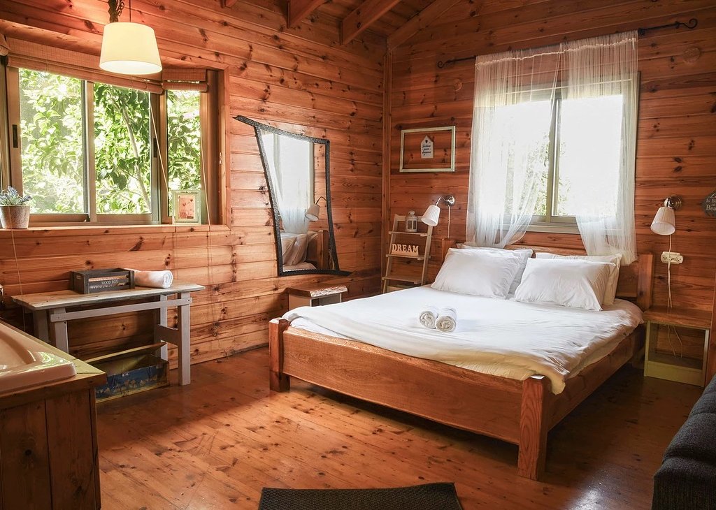 בקתות משפחתיות קטנות