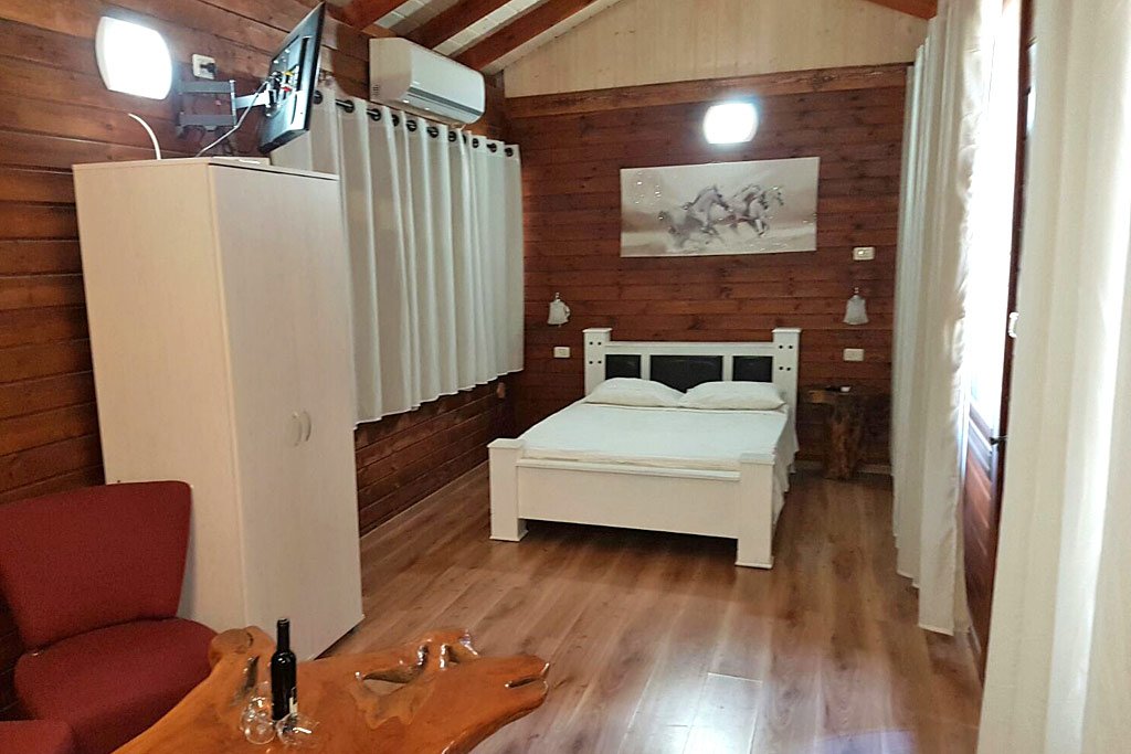 בקתות משפחתיות