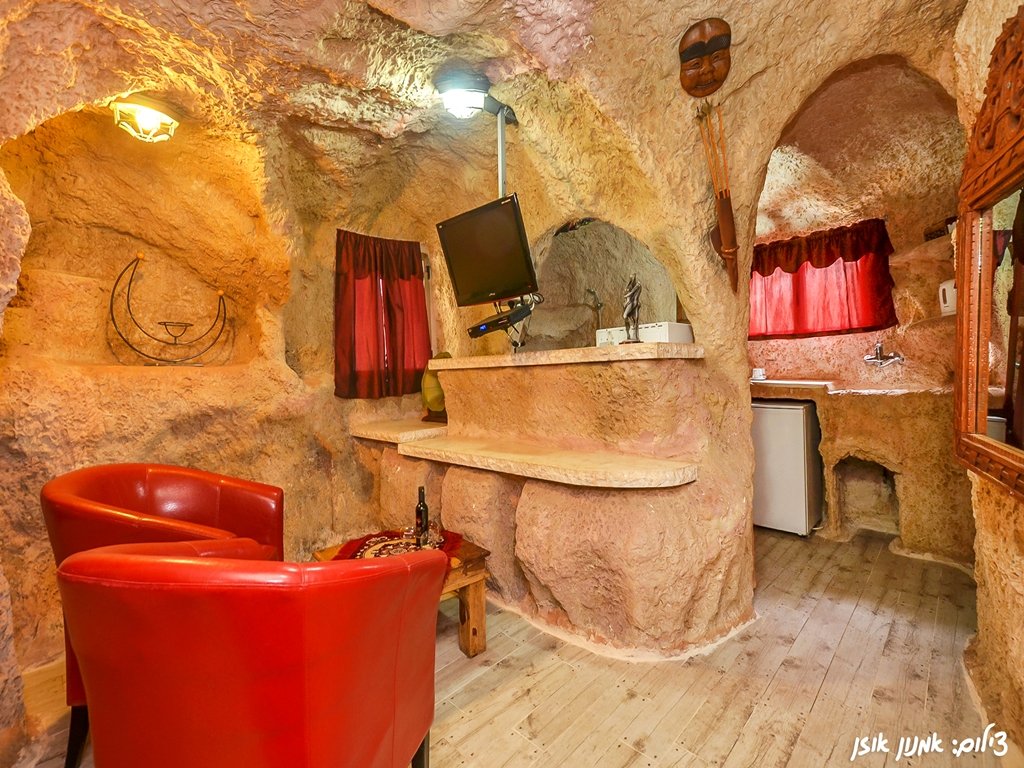 מערת אדם וחווה