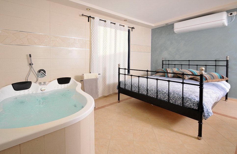 מתחם צל האורנים