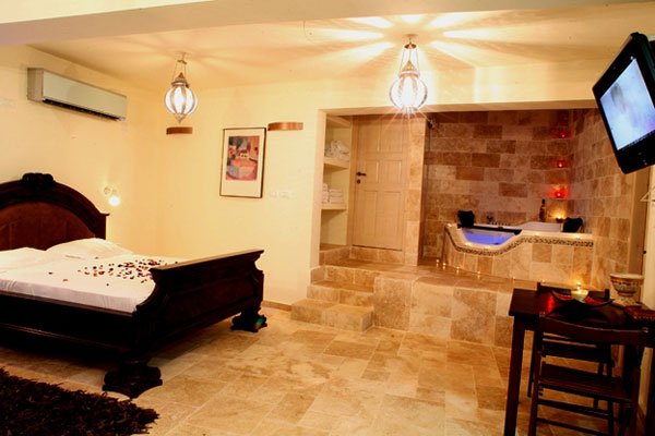 מצפה על הכנרת