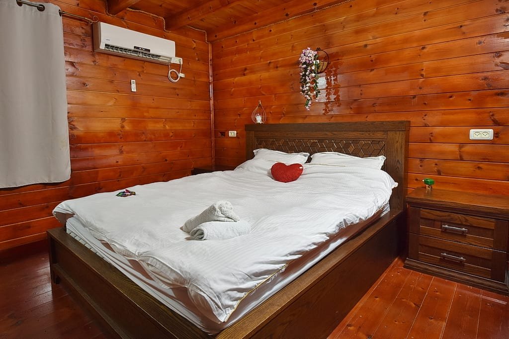 בקתות עץ בקתות עץ