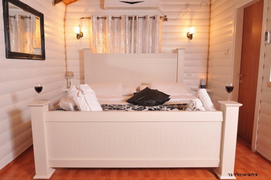 בקתות אירוס ולילך בקתות אירוס ולילך