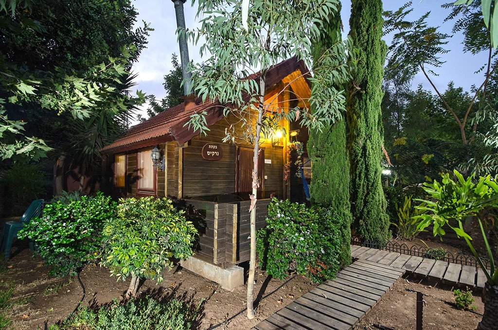 בקתות משפחתיות