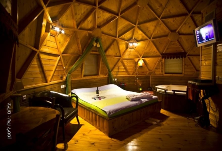 בקתות עץ דום