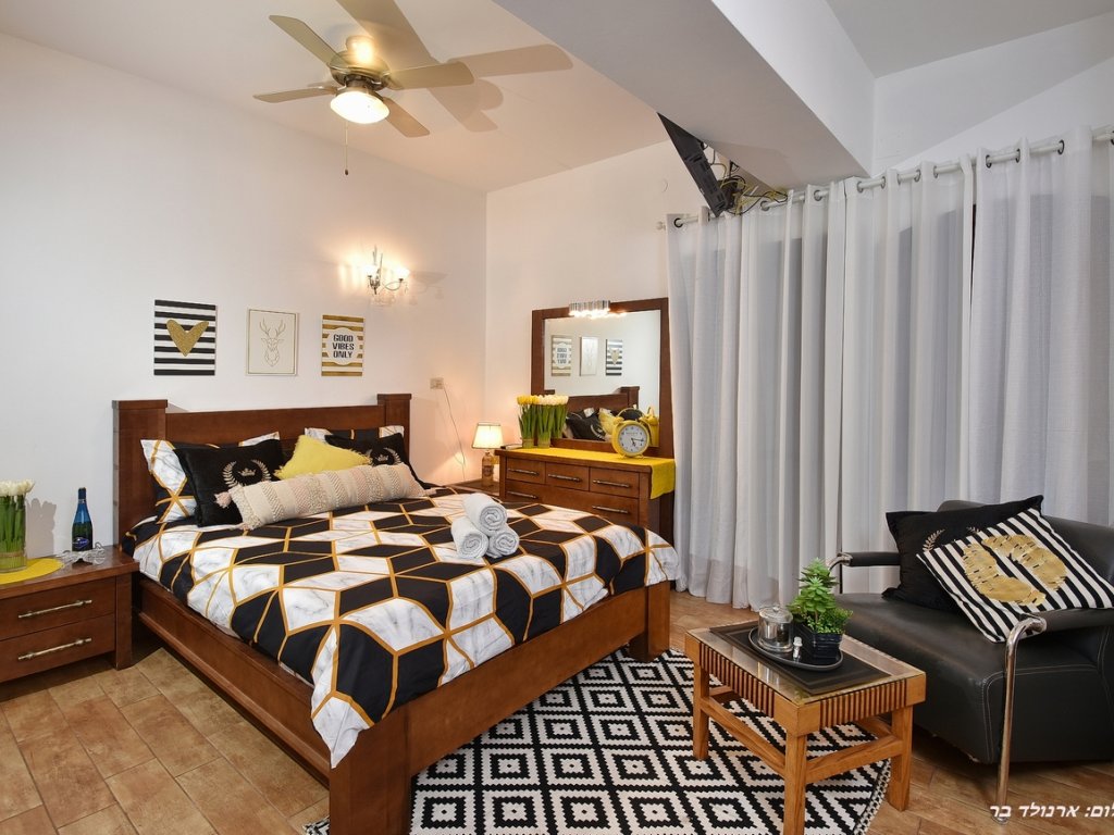 צימר זוגי על שפת הבריכה