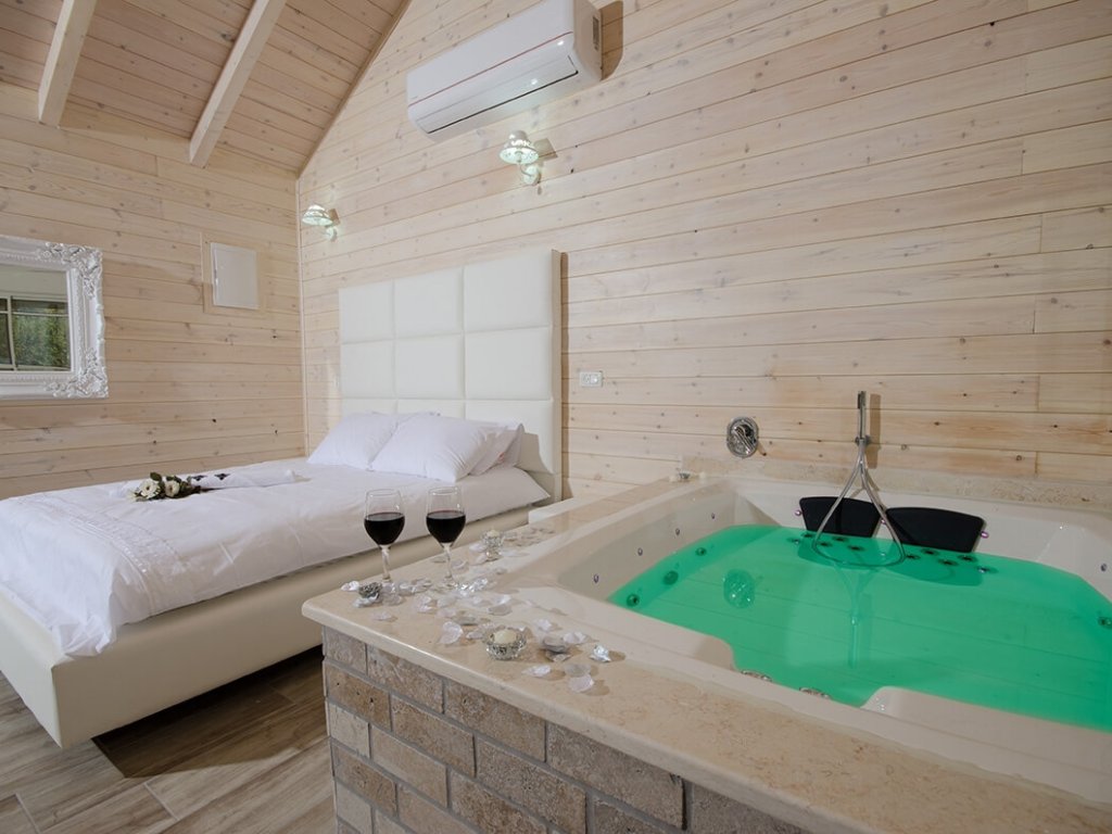 בקתות משפחתיות