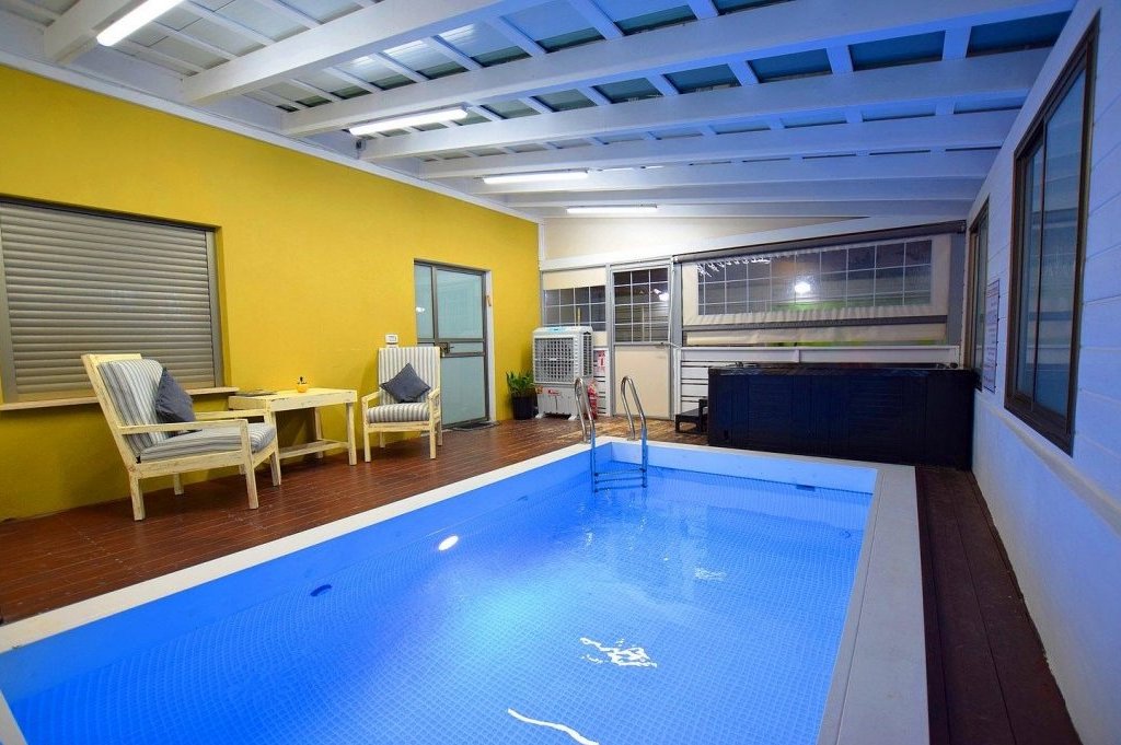 אחוזה בשניים