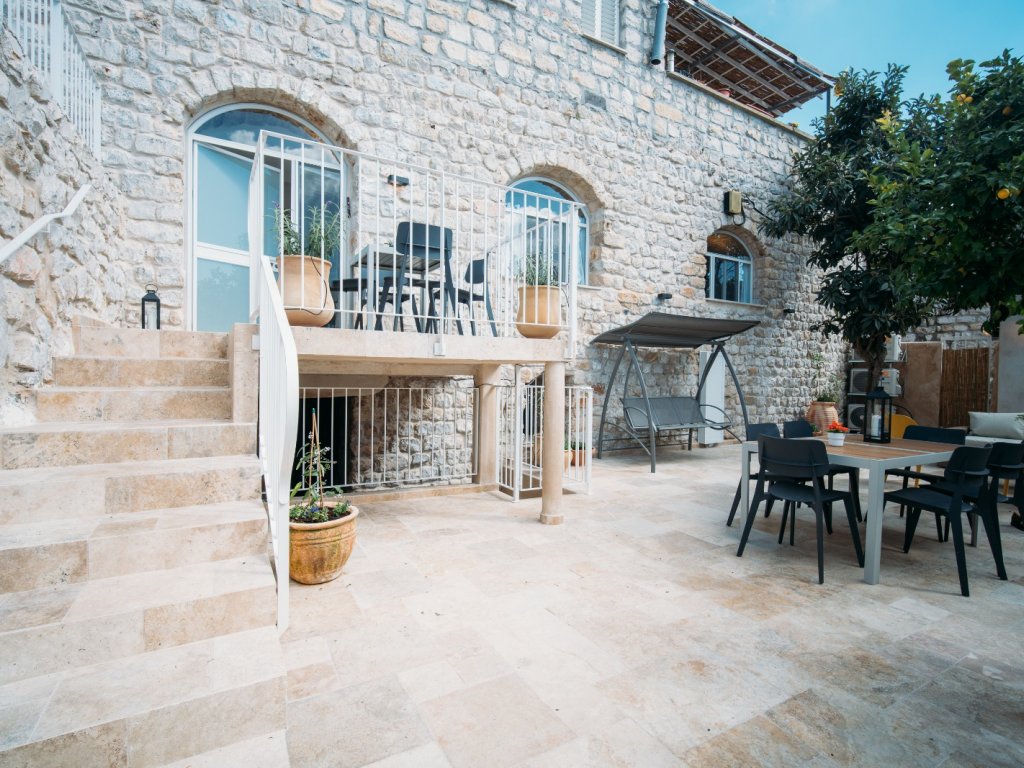 חקל תפוחין 2